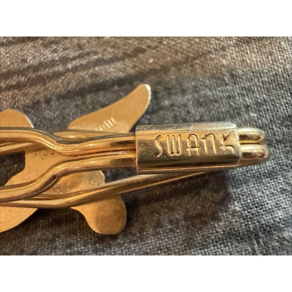 Vtg Signed Swank Gold Plated Duck in Flight Mother of Pearl Inlay 1.75